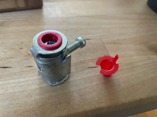 MC connector with anti-short