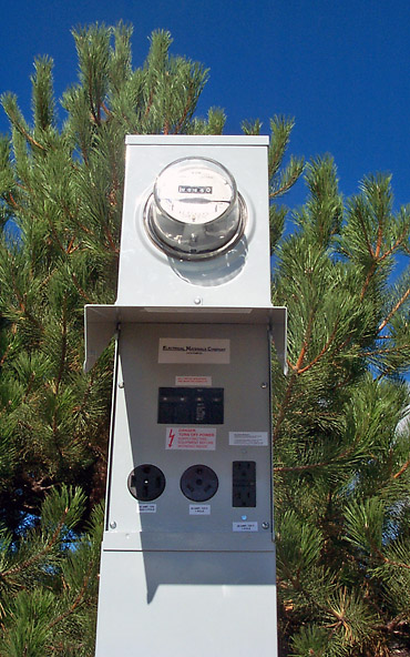 Pedestal with disconnect