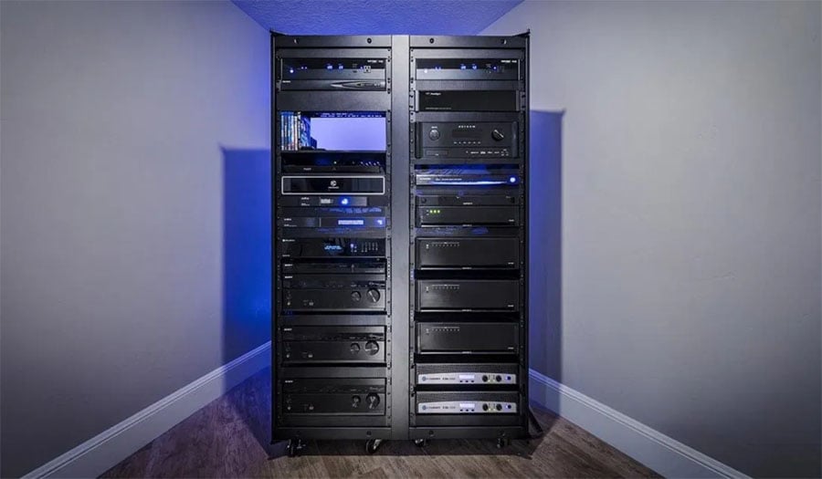 Audio rack power/ventilation